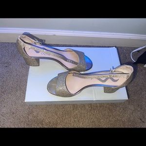 GENTLY WORN GOLD HEELS